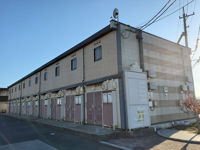 上野市駅よりバス10分 築20年6ヶ月 2階建の賃貸物件