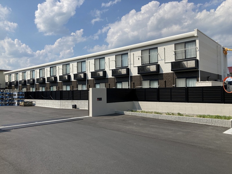 亀山駅よりバス12分 築20年 2階建の賃貸物件