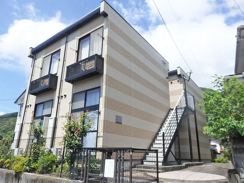 日宇駅よりバス7分 築20年3ヶ月 2階建の賃貸物件