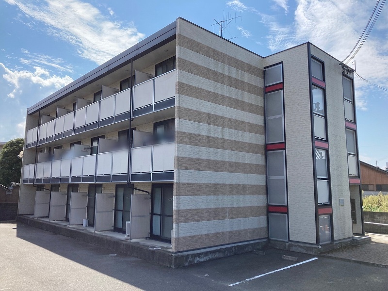 小浜駅より徒歩15分 築20年3ヶ月 3階建の賃貸物件