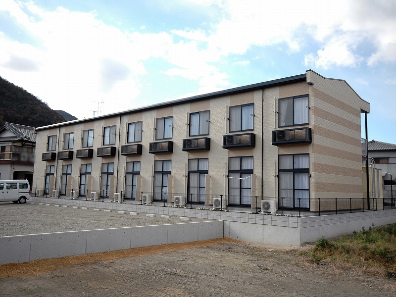 伊部駅より徒歩7分 築19年11ヶ月 2階建の賃貸物件