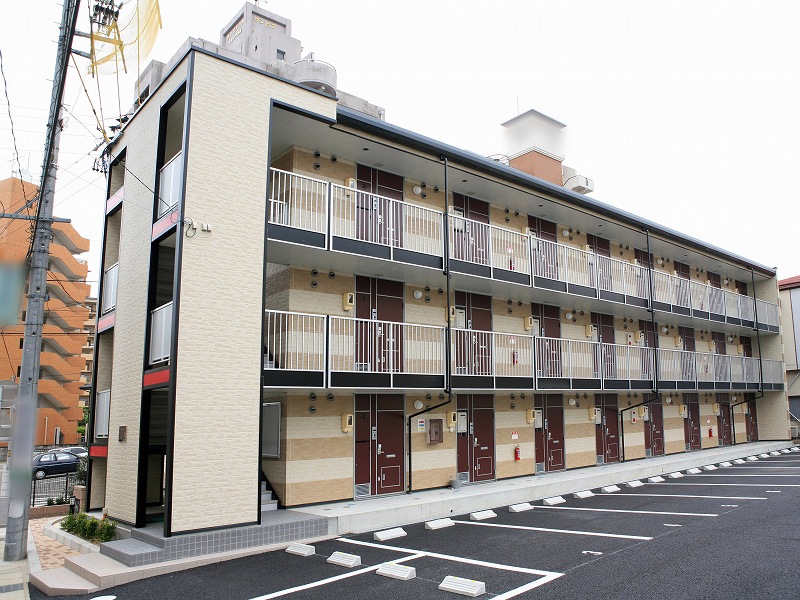 新安城駅より徒歩2分 築19年7ヶ月 3階建の賃貸物件