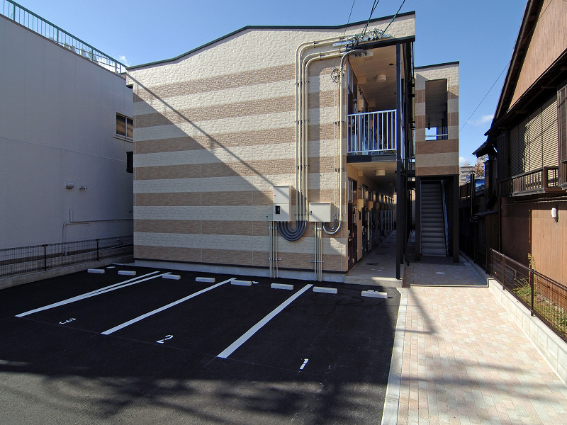 近鉄四日市駅より徒歩18分 築20年 2階建の賃貸物件