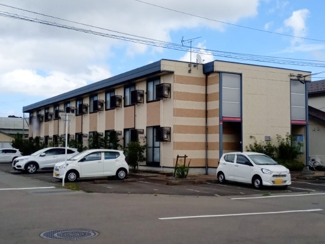 加賀温泉駅より徒歩9分 築20年 2階建の賃貸物件