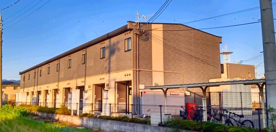 岩出駅より徒歩8分 築19年9ヶ月 2階建の賃貸物件