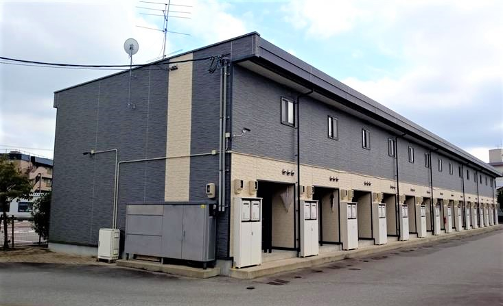 レオパレス新富山Bの賃貸物件
