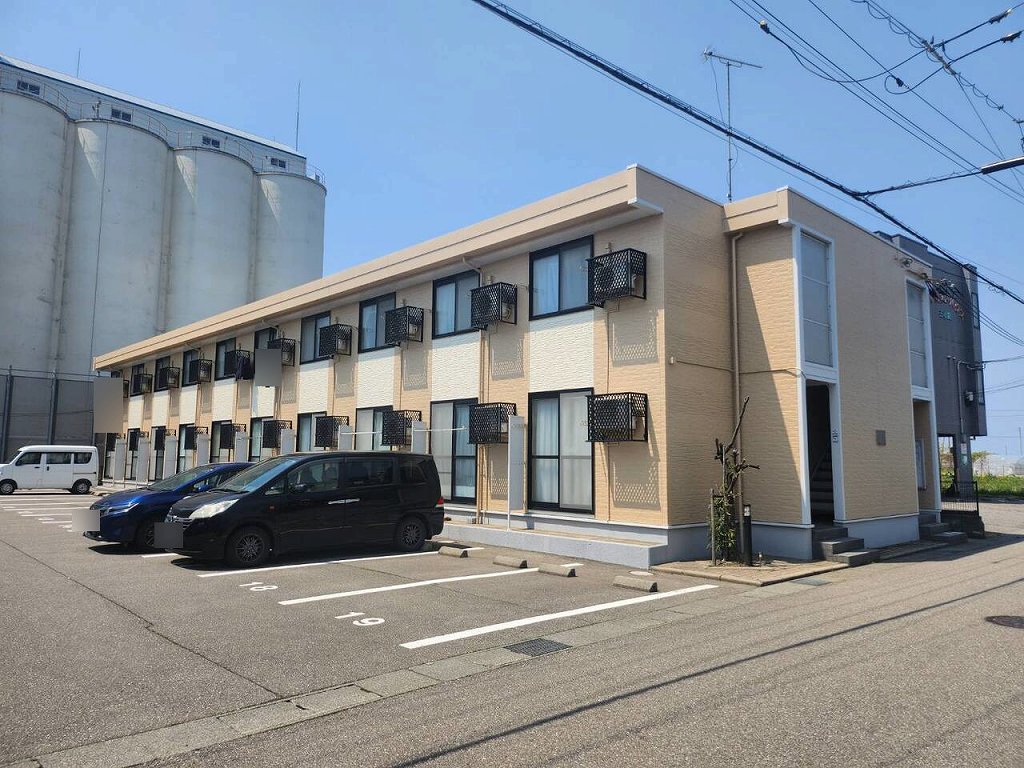 小松駅よりバス13分 築19年9ヶ月 2階建の賃貸物件