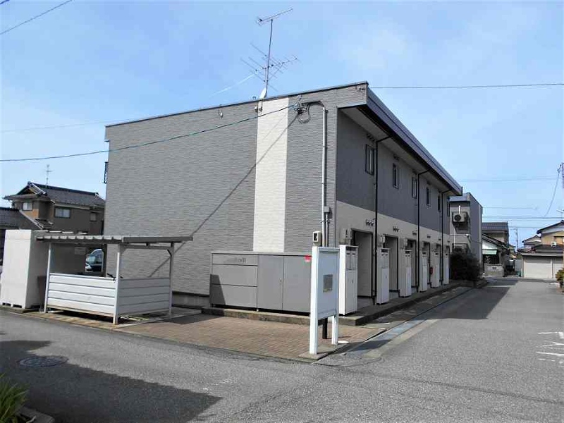 小松駅よりバス13分 築19年9ヶ月 2階建の賃貸物件