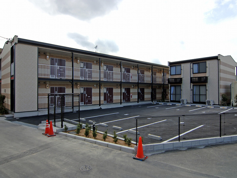 松阪駅より徒歩8分 築19年6ヶ月 2階建の賃貸物件