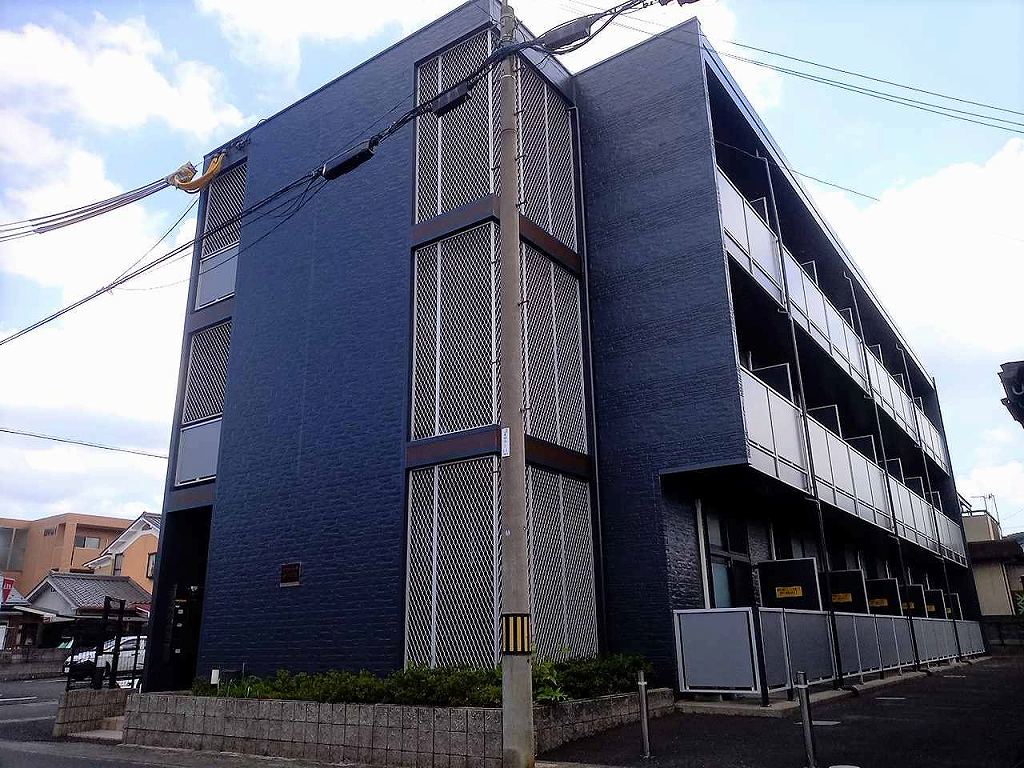 東舞鶴駅より徒歩7分 築19年9ヶ月 3階建の賃貸物件