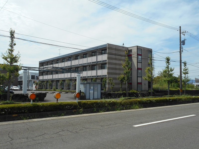 鯖江駅よりバス5分 築19年8ヶ月 3階建の賃貸物件