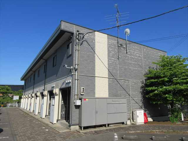 中新湊駅よりバス25分 築19年5ヶ月 2階建の賃貸物件