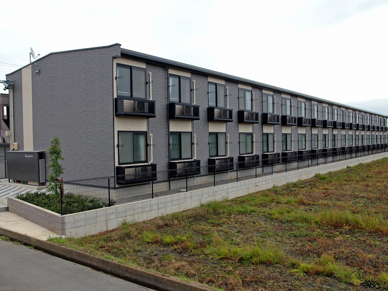 鈴鹿市駅よりバス8分 築19年4ヶ月 2階建の賃貸物件