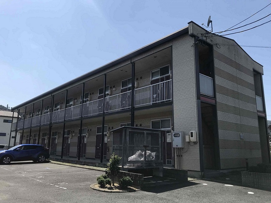 横尾駅よりバス10分 築19年6ヶ月 2階建の賃貸物件