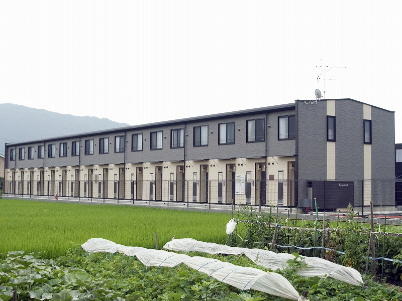 安土駅より徒歩11分 築19年1ヶ月 2階建の賃貸物件