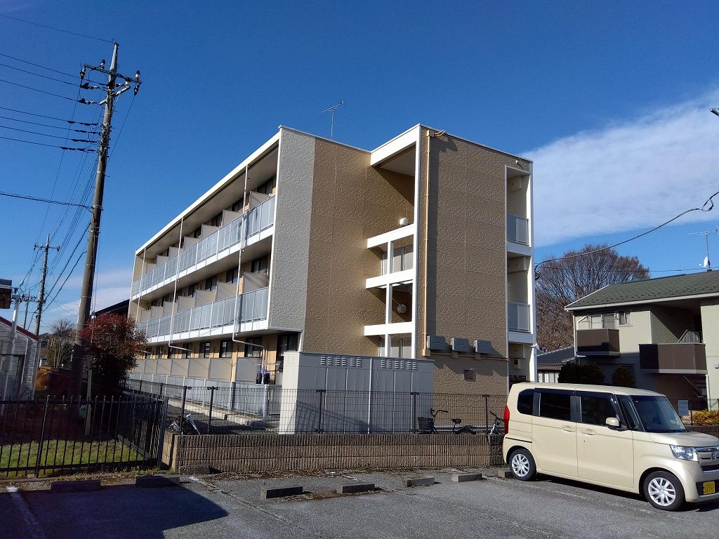 宇都宮駅よりバス17分 築19年8ヶ月 3階建の賃貸物件