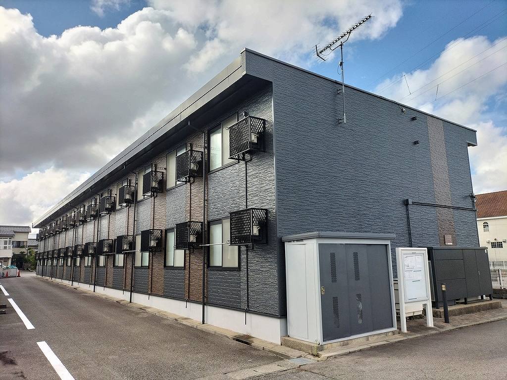 高岡駅よりバス15分 築19年7ヶ月 2階建の賃貸物件