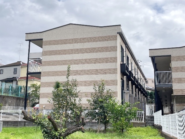 海老名駅よりバス16分 築17年10ヶ月 2階建の賃貸物件