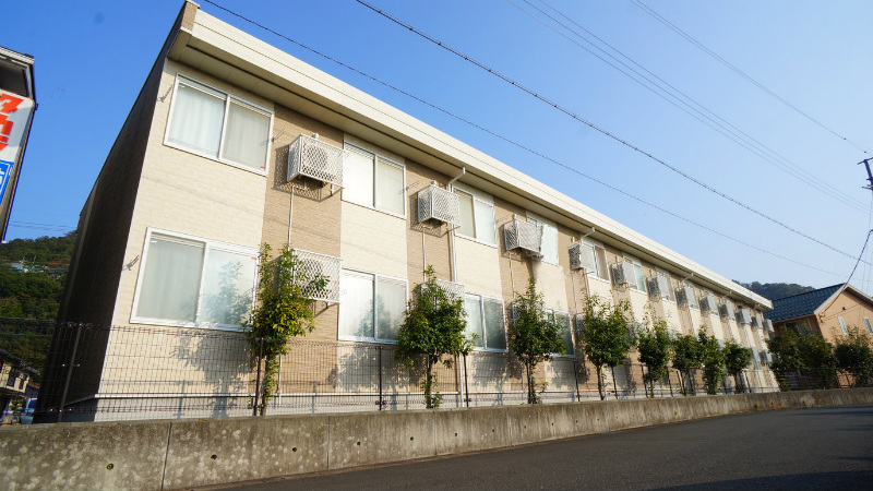 小浜駅よりバス5分 築19年2ヶ月 2階建の賃貸物件