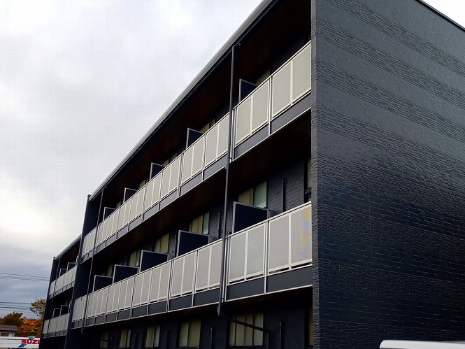 藤沢駅よりバス18分 築19年2ヶ月 3階建の賃貸物件