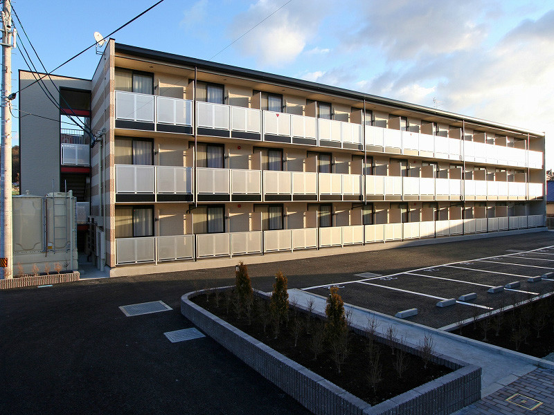 葛岡駅より徒歩20分 築19年5ヶ月 3階建の賃貸物件