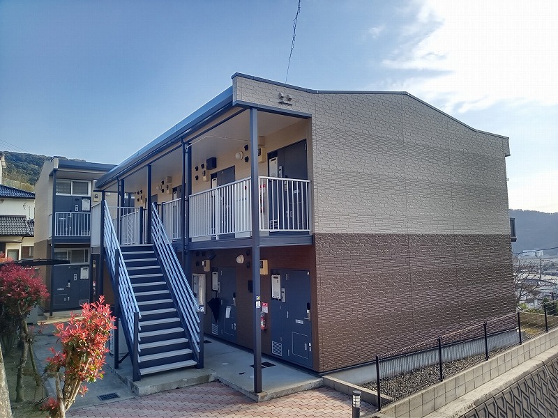 浦上駅よりバス12分 築18年10ヶ月 2階建の賃貸物件