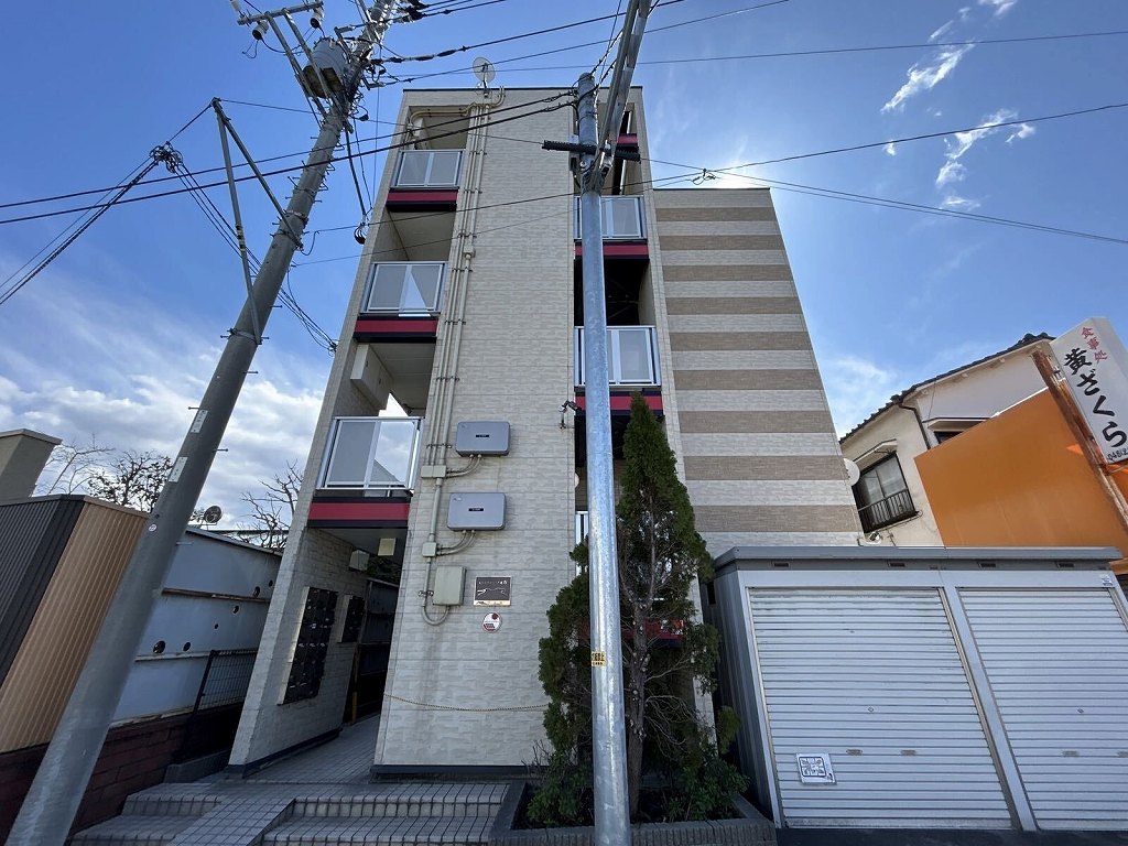 レオパレスクワトロ 3階 築18年11ヶ月の賃貸物件