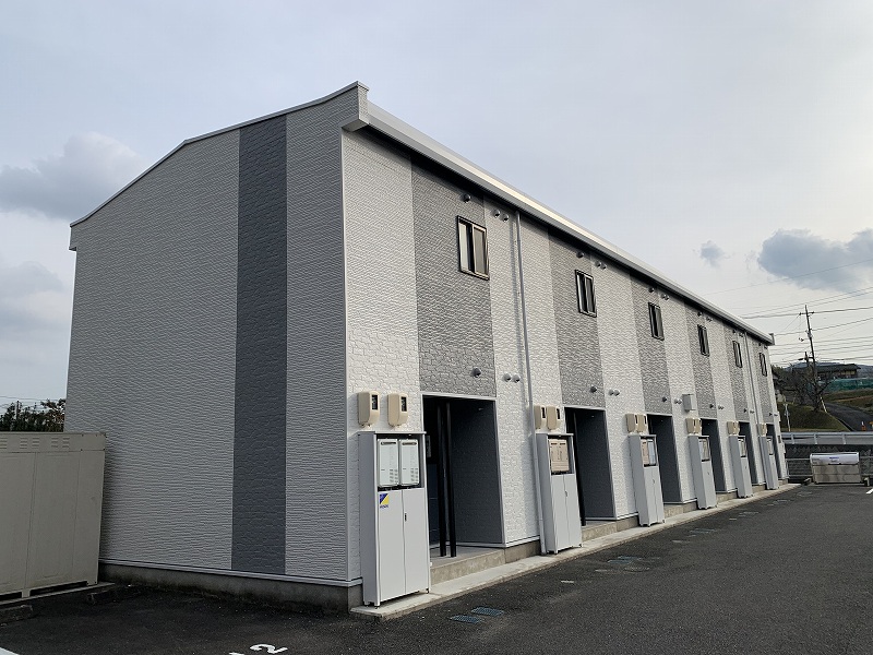 美祢駅より徒歩13分 築19年8ヶ月 2階建の賃貸物件