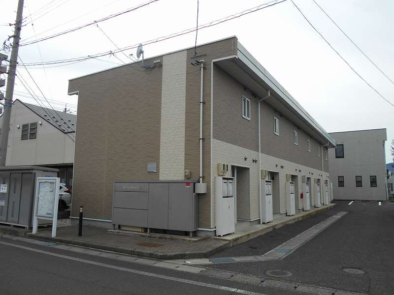 敦賀駅よりバス10分 築18年10ヶ月 2階建の賃貸物件