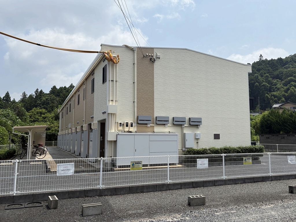 美祢駅よりバス5分 築19年4ヶ月 2階建の賃貸物件