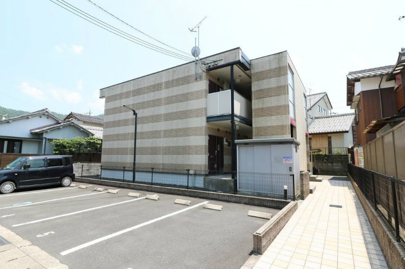 東舞鶴駅より徒歩16分 築19年2ヶ月 2階建の賃貸物件