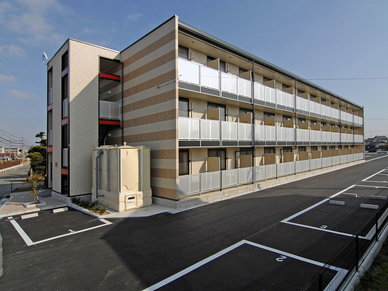 久居駅より徒歩13分 築19年1ヶ月 3階建の賃貸物件