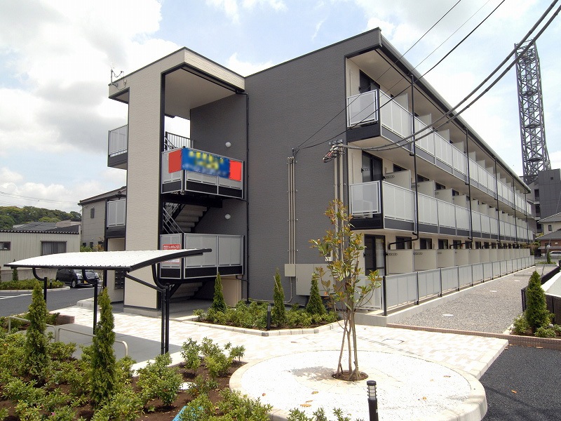 佐倉駅より徒歩12分 築18年8ヶ月 3階建の賃貸物件