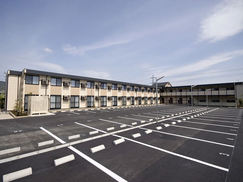 峰山駅より徒歩14分 築18年7ヶ月 2階建の賃貸物件