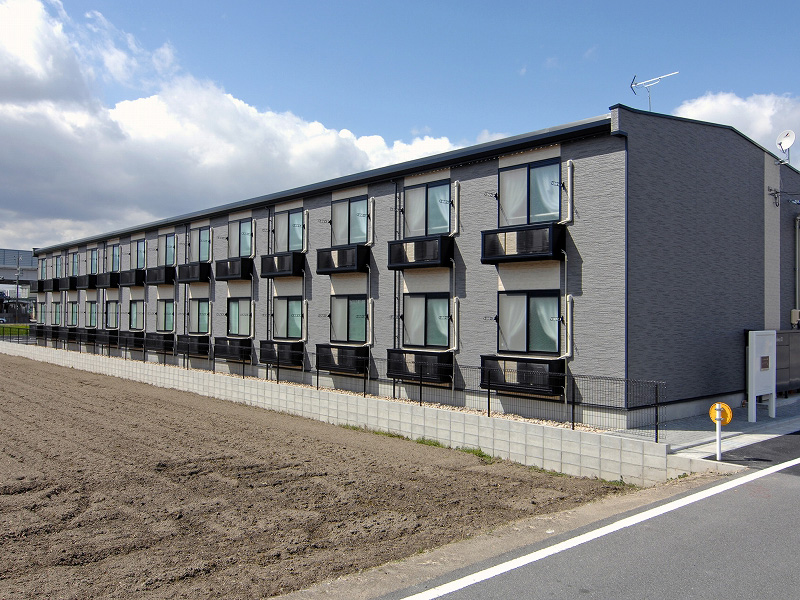 伊勢朝日駅より徒歩27分 築18年10ヶ月 2階建の賃貸物件