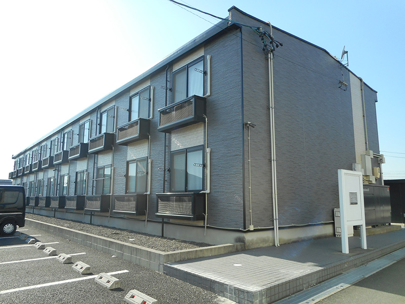 鈴鹿市駅よりバス9分 築18年9ヶ月 2階建の賃貸物件