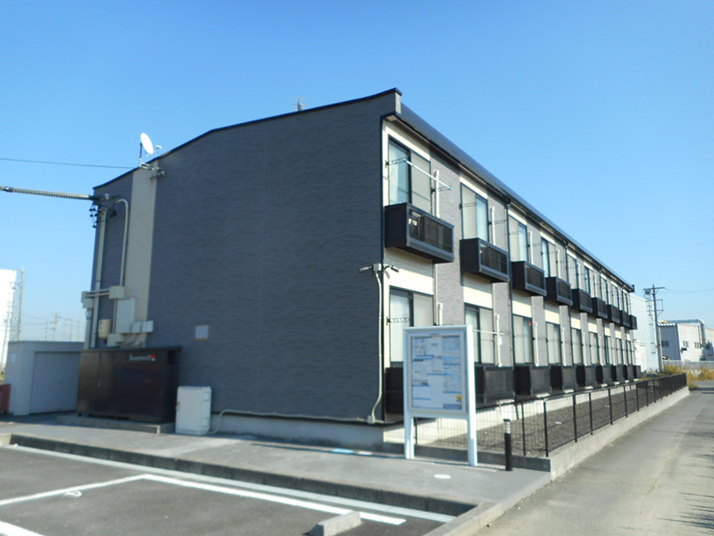 鈴鹿市駅よりバス9分 築18年10ヶ月 2階建の賃貸物件