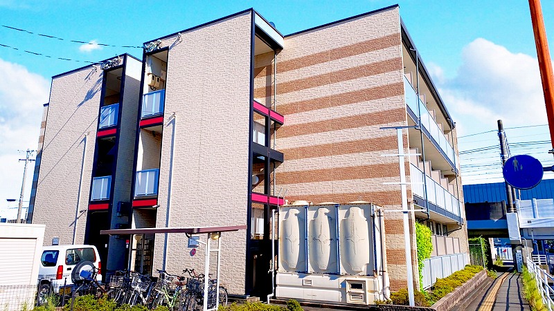 春日町駅より徒歩3分 築19年 3階建の賃貸物件