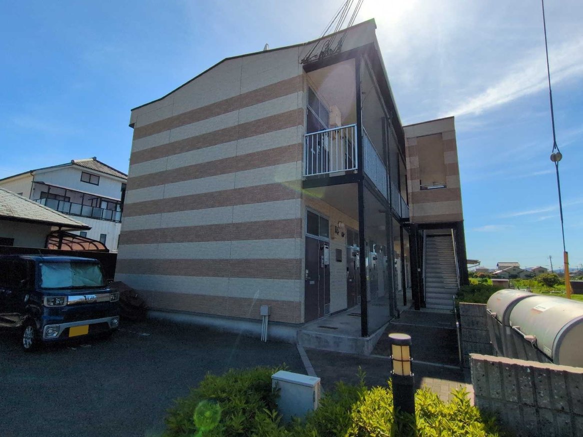 網干駅より徒歩24分 築18年7ヶ月 2階建の賃貸物件