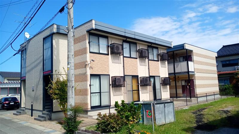 富山駅よりバス25分 築18年6ヶ月 2階建の賃貸物件