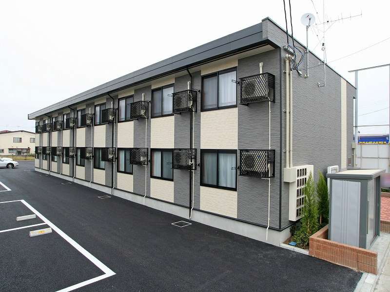 西若松駅よりバス20分 築18年2ヶ月 2階建の賃貸物件