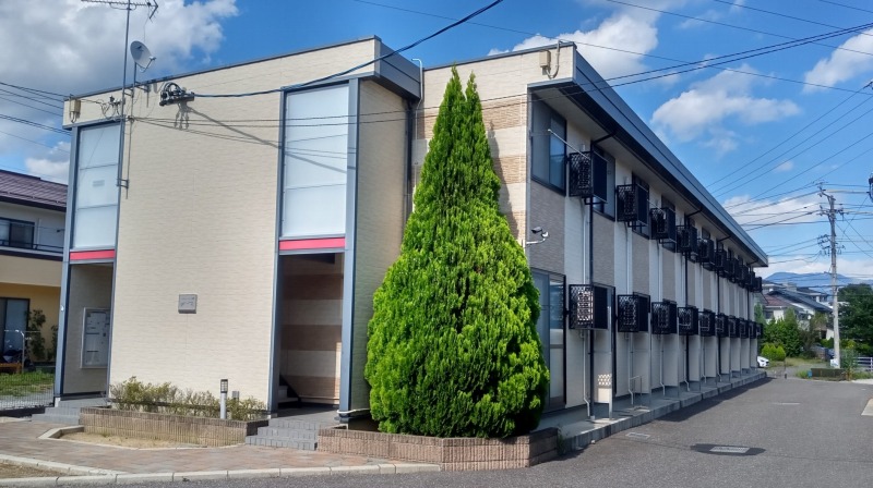 岡谷駅よりバス18分 築18年6ヶ月 2階建の賃貸物件