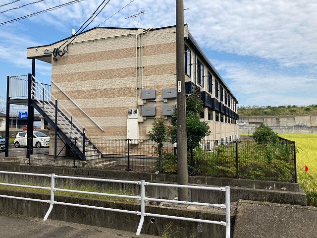 愛野駅より徒歩8分 築17年8ヶ月 2階建の賃貸物件