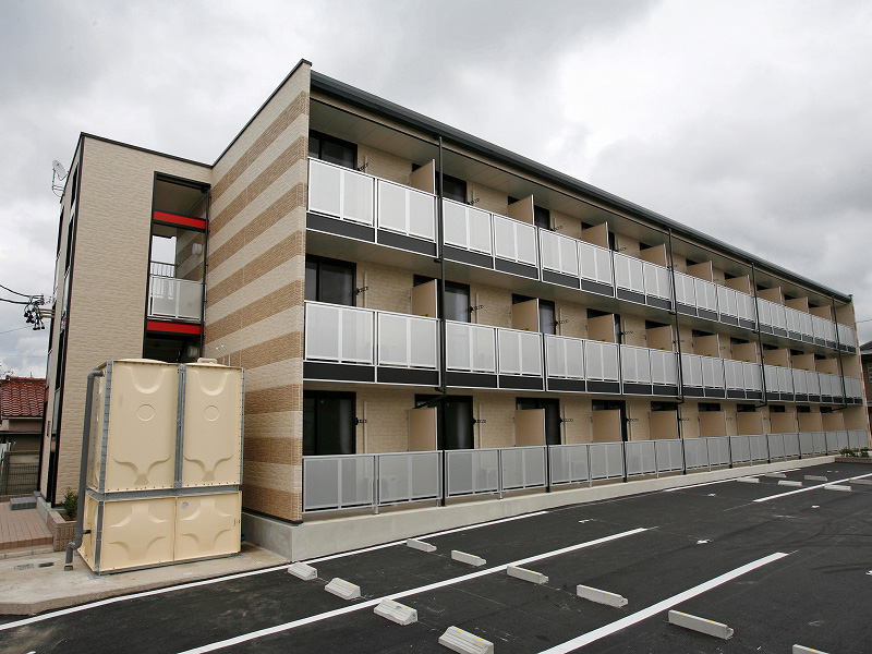 豊橋駅よりバス18分 築18年4ヶ月 3階建の賃貸物件