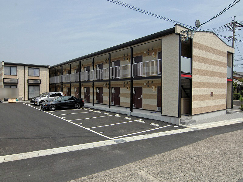 富田浜駅より徒歩11分 築18年5ヶ月 2階建の賃貸物件