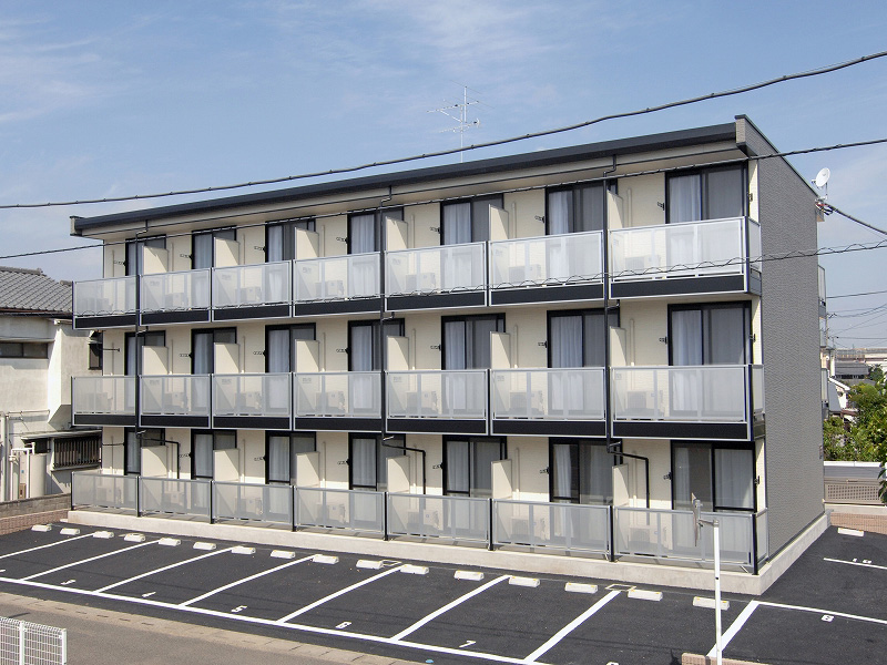 レオパレス三郷中央 清 3階 築18年5ヶ月の賃貸物件