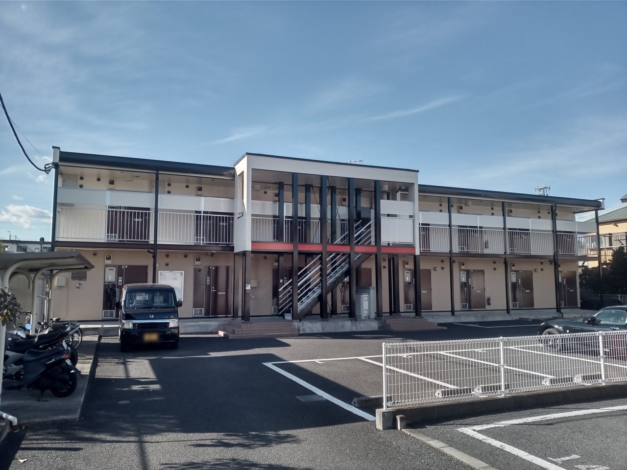 海老名駅よりバス19分 築18年6ヶ月 2階建の賃貸物件