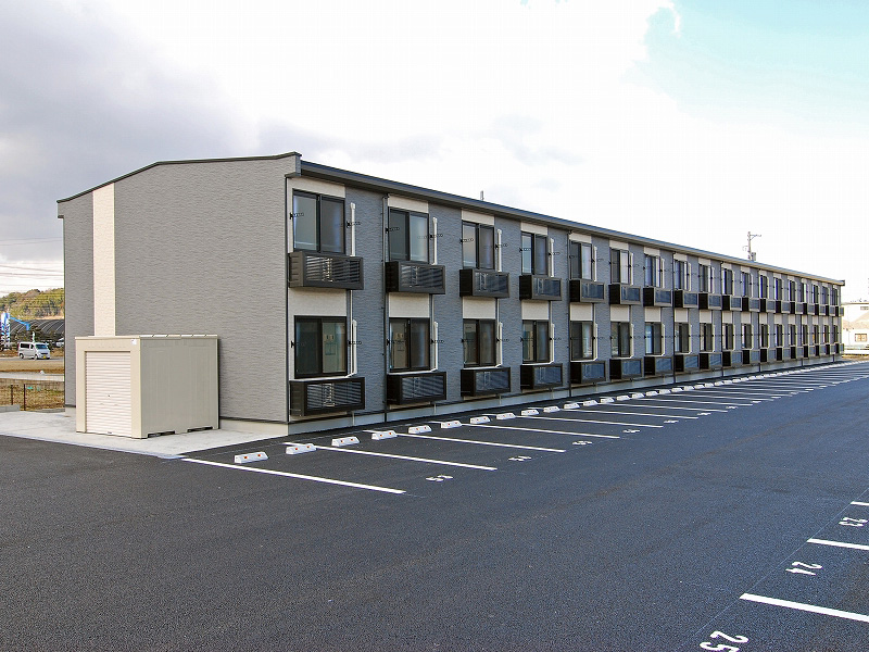 鈴鹿市駅よりバス9分 築17年9ヶ月 2階建の賃貸物件