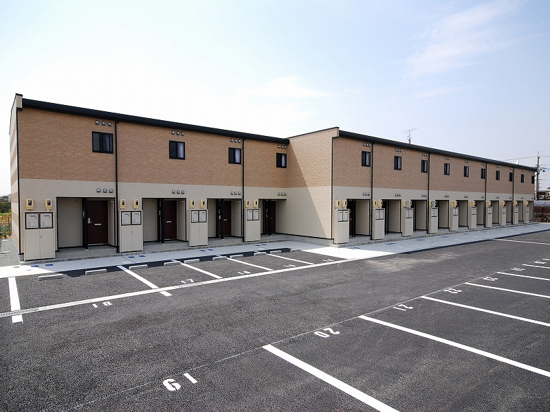 北楠駅より徒歩23分 築17年8ヶ月 2階建の賃貸物件