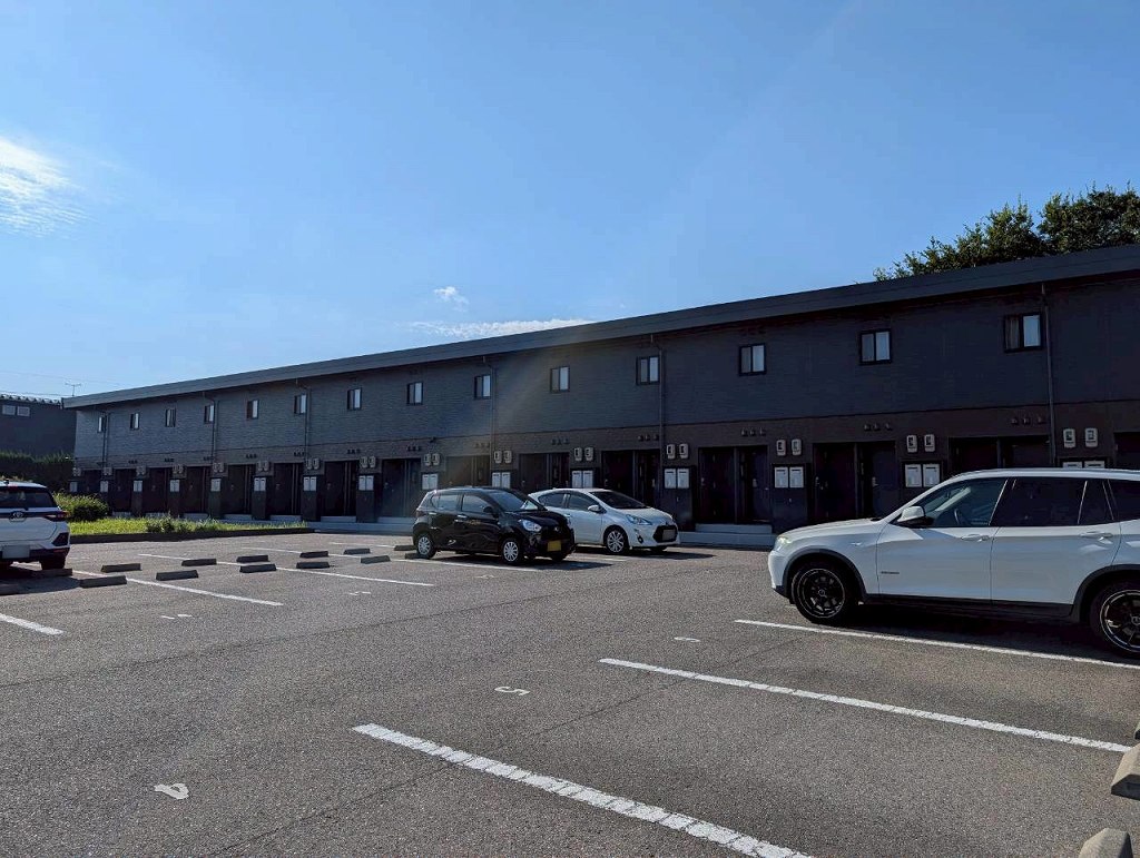 羽咋駅より徒歩25分 築18年2ヶ月 2階建の賃貸物件